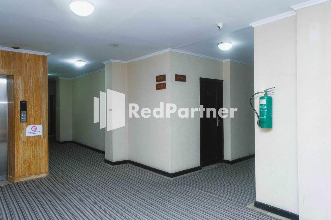 Hotel Yasmin Makassar RedPartner Bagian luar foto