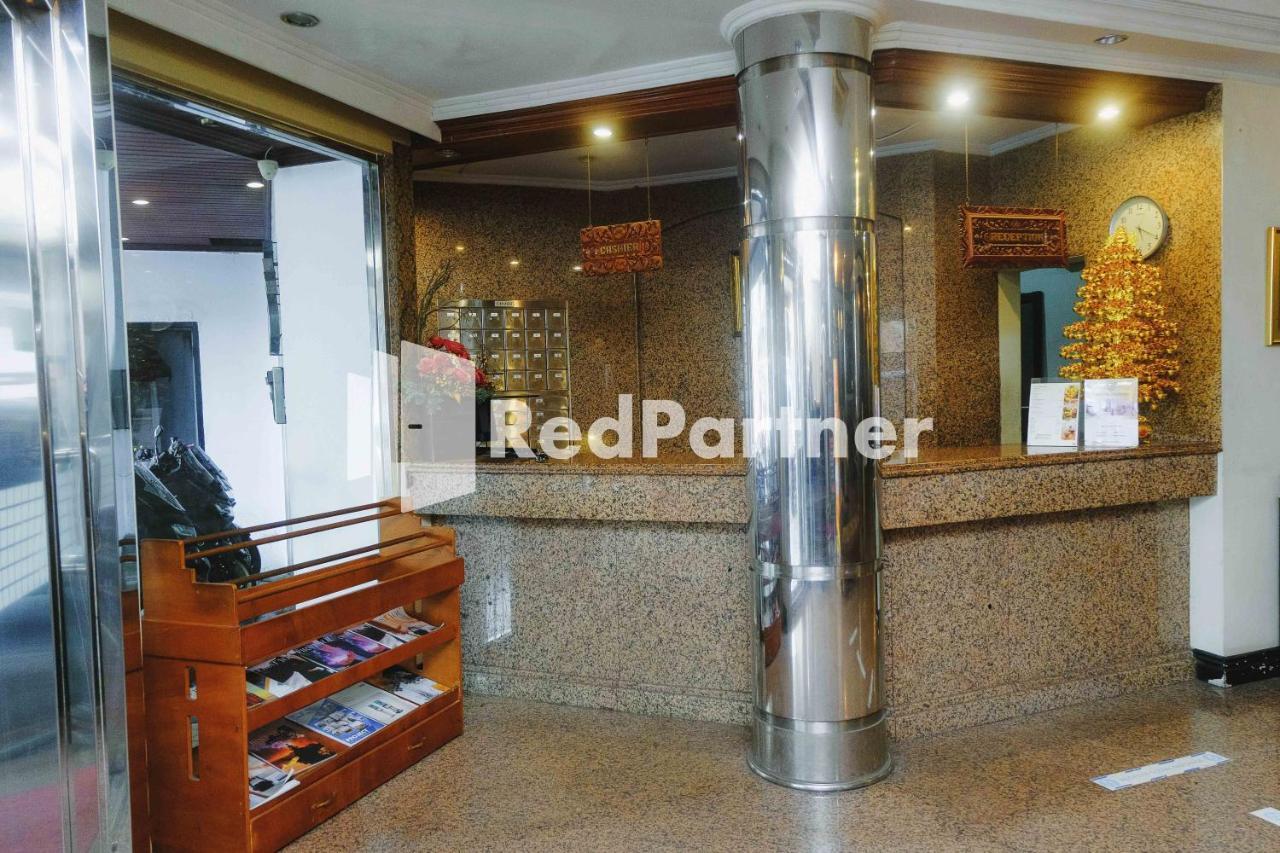 Hotel Yasmin Makassar RedPartner Bagian luar foto