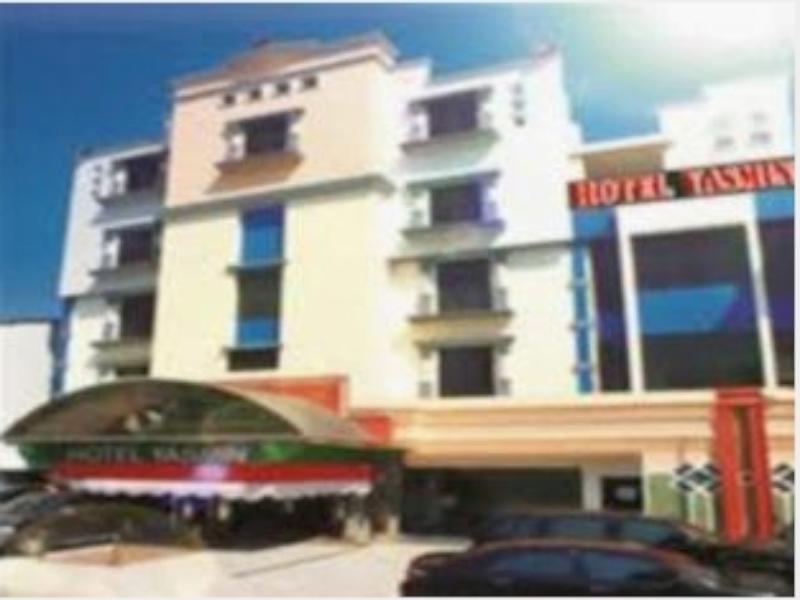 Hotel Yasmin Makassar RedPartner Bagian luar foto