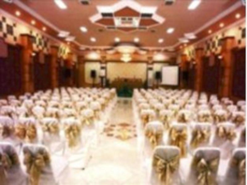 Hotel Yasmin Makassar RedPartner Bagian luar foto