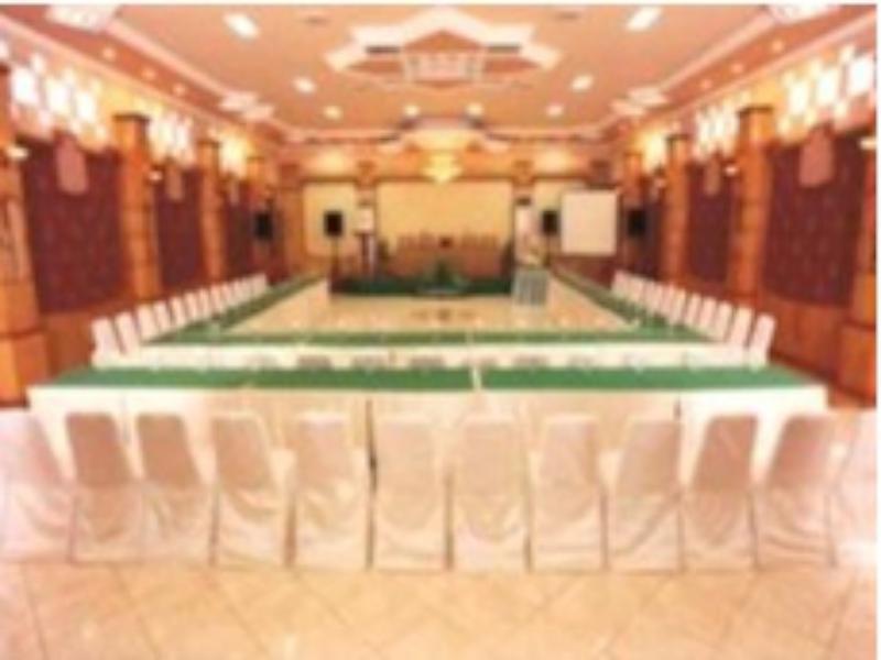 Hotel Yasmin Makassar RedPartner Bagian luar foto