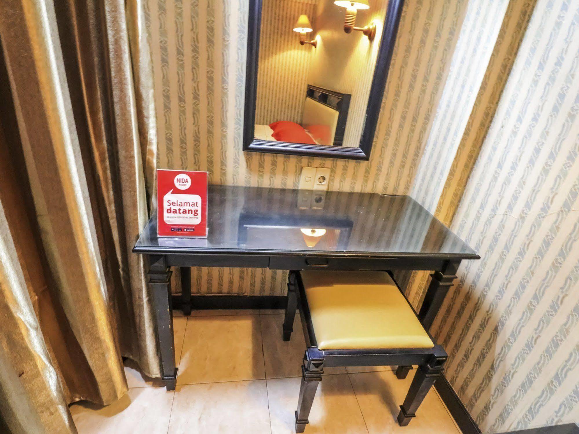 Hotel Yasmin Makassar RedPartner Bagian luar foto