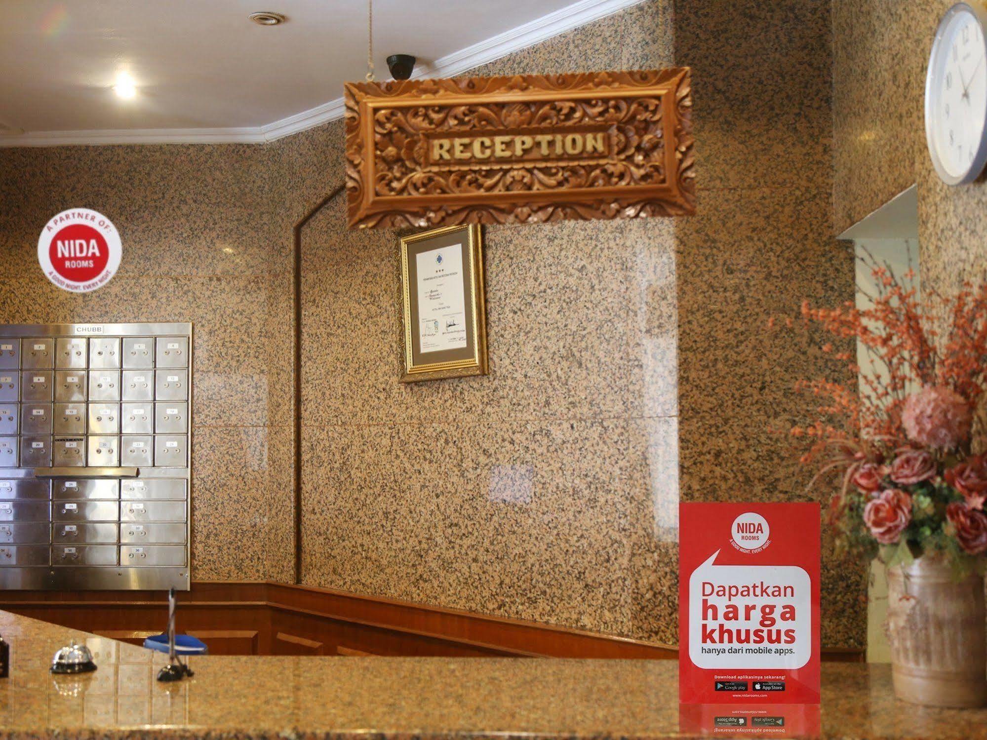 Hotel Yasmin Makassar RedPartner Bagian luar foto