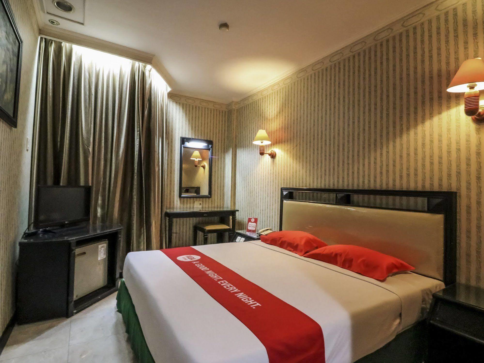 Hotel Yasmin Makassar RedPartner Bagian luar foto
